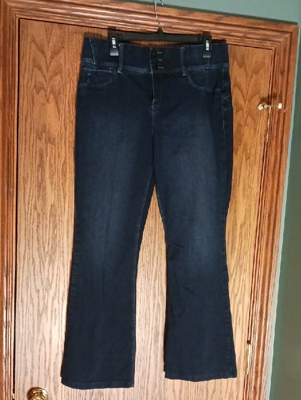 Women's Laurie Felt Los Angeles Sily Curve Boot Cut Stretch Jeans